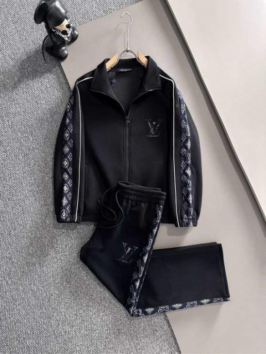 Picture of LV Sweater Suits _SKULVM-3XLomtr13940829